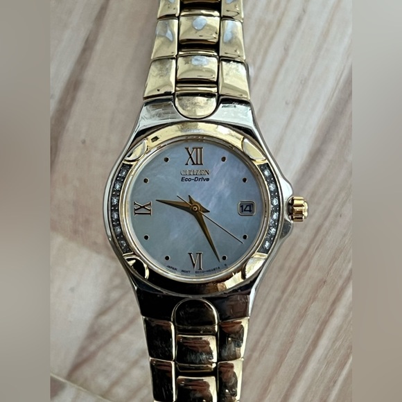 Citizen Eco-Drive Ladies Watch Genuine Diamonds Pearl Dial Gold Tone Bracelet - Picture 7 of 15